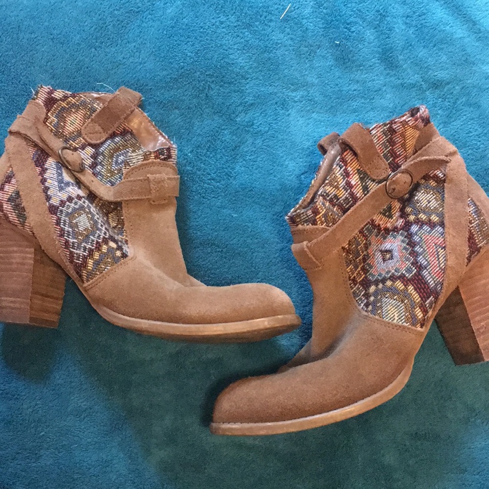 American eagle booties